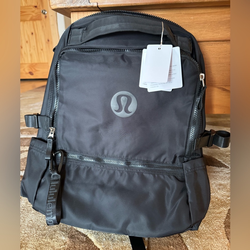 New crew backpack 22L Black